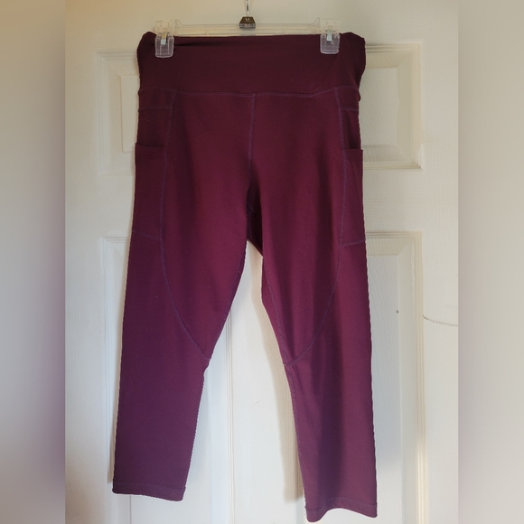 ZYIA Plum pocket light n tight hi rise Capri - Picture 2 of 6